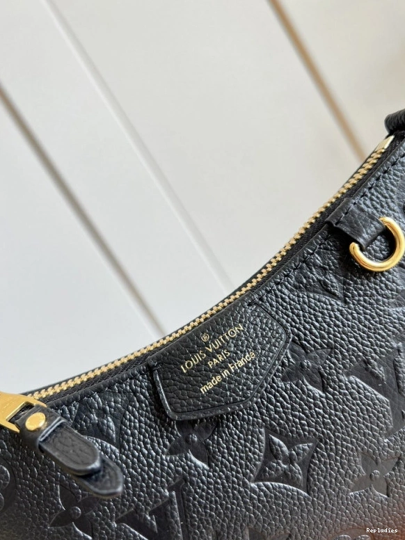 Cheap ON EASY STRAP POUCH LOUIS VUITTON 0722